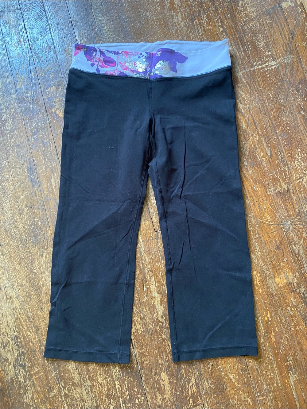 Vintage PINK Victoria’s Secret Black Capri Leggings Size LG